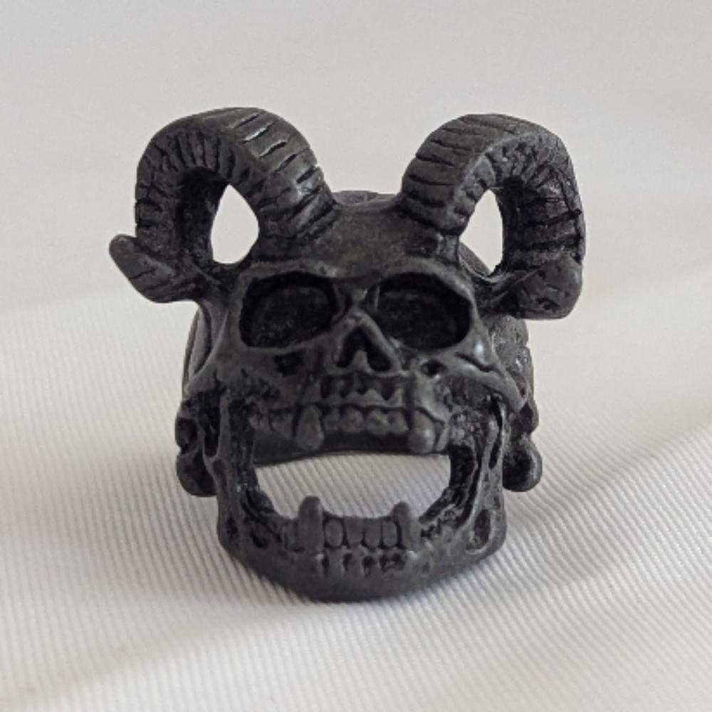 3 for $20 Gothic Skull Ring with Horns women's size 8